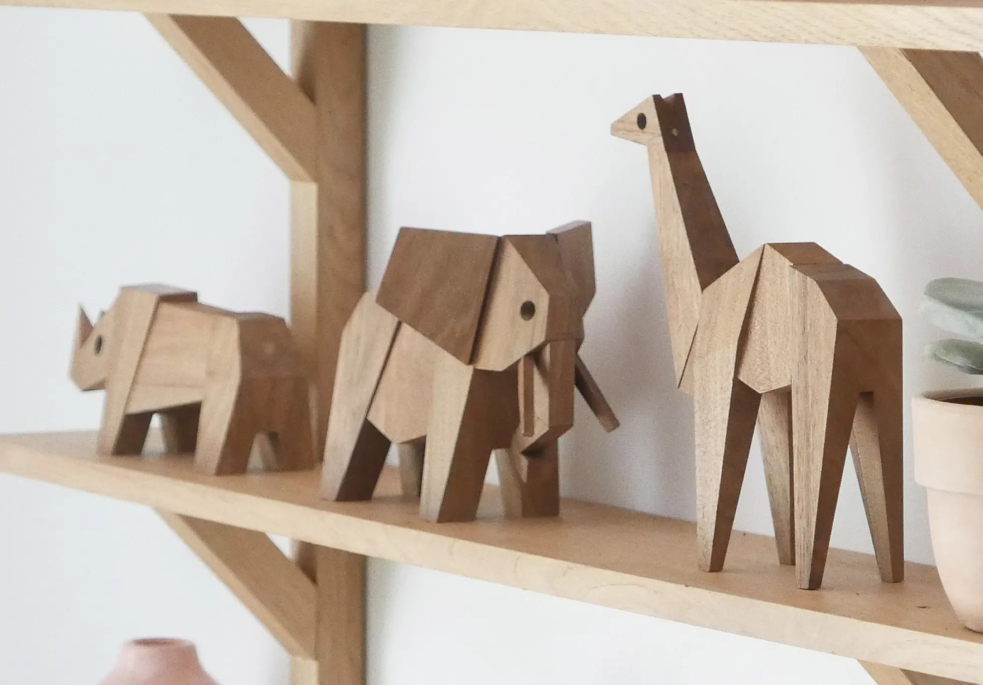 Collection d'animaux en bois fait par Thibaut Malet, nom de la collection : Muzo